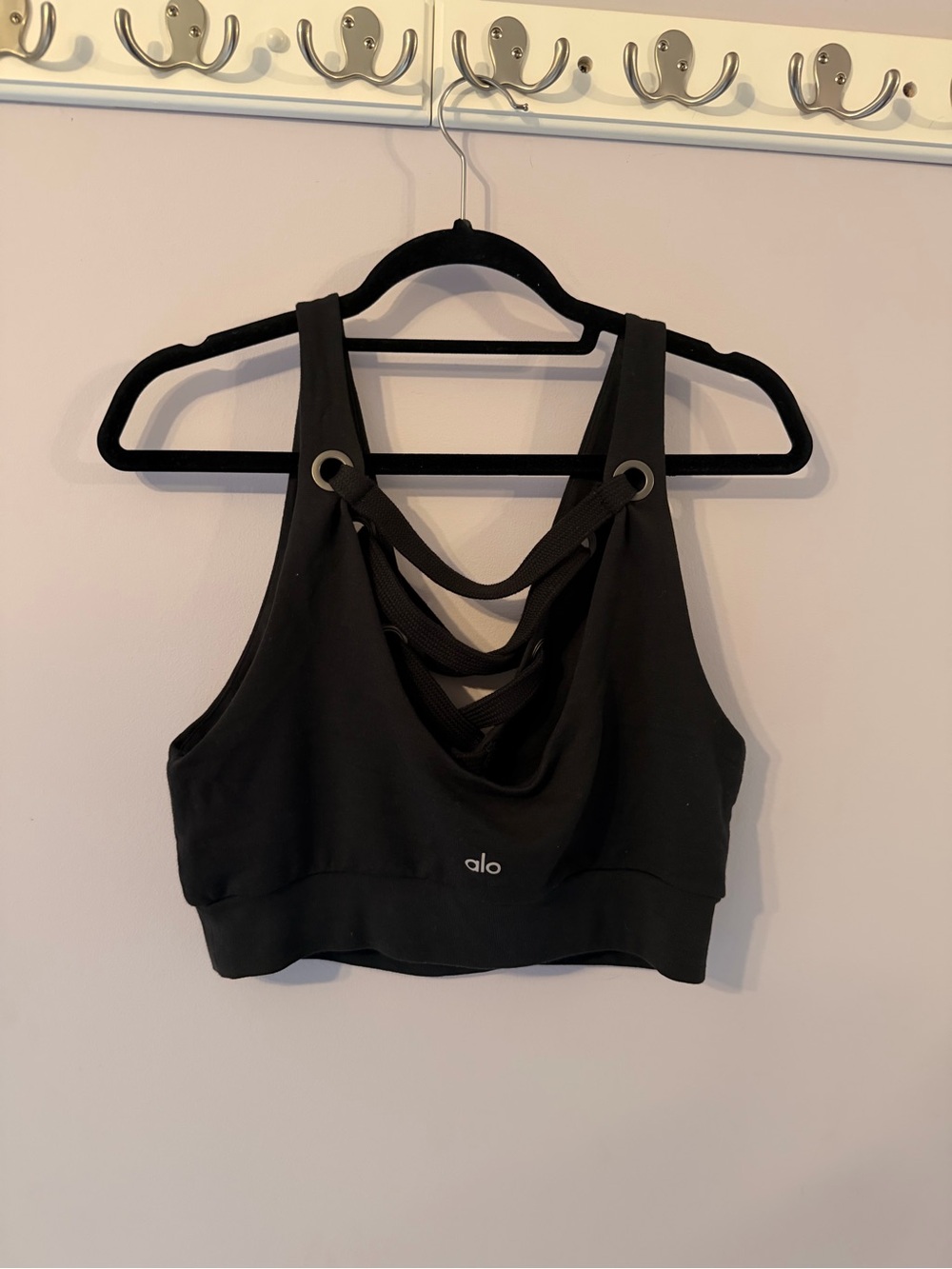 Alo Strappy Back crop top  - Black